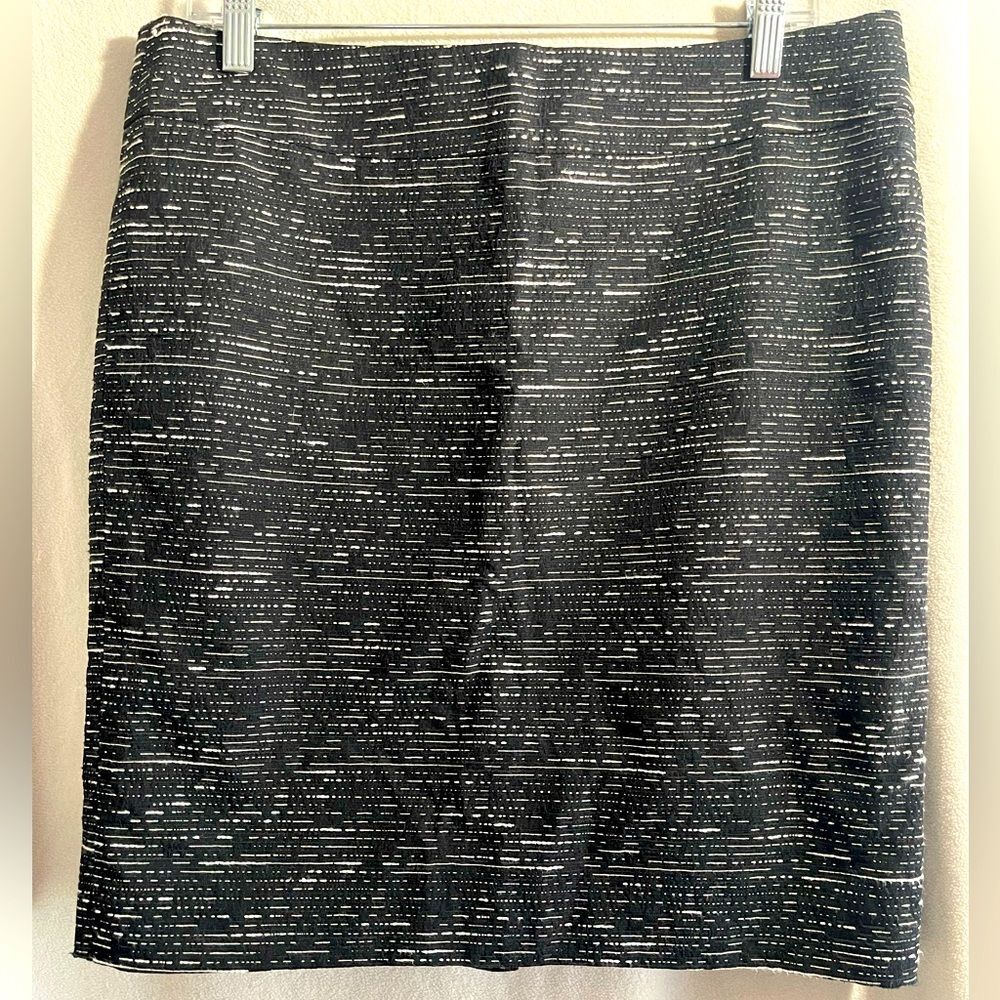 NWT Loft Elegant Black and White Skirt. Size 12